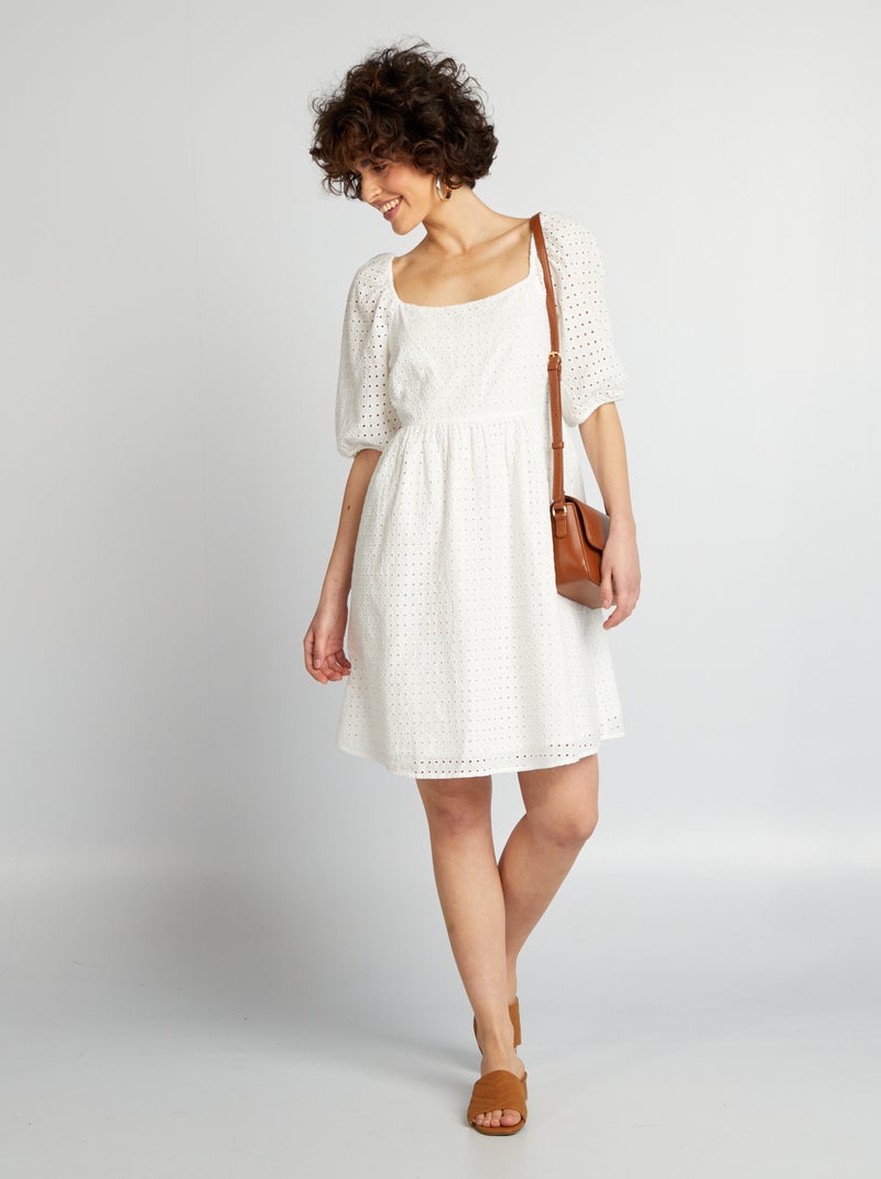 Vestido abombado con bordado calado BLANCO - Kiabi
