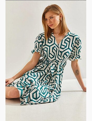 Vestido acampanado con cinturón, cuello cruzado y cintura elástica lucci