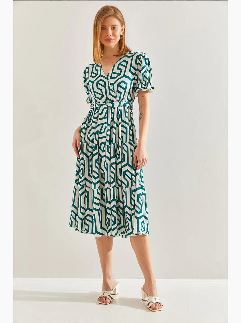 Vestido acampanado con cinturón, cuello cruzado y cintura elástica lucci Verde - Kiabi