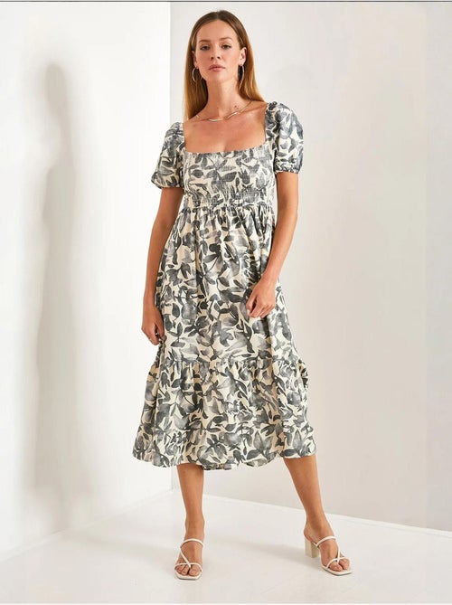 Vestido acampanado con escote cuadrado y fruncido lucci - Kiabi