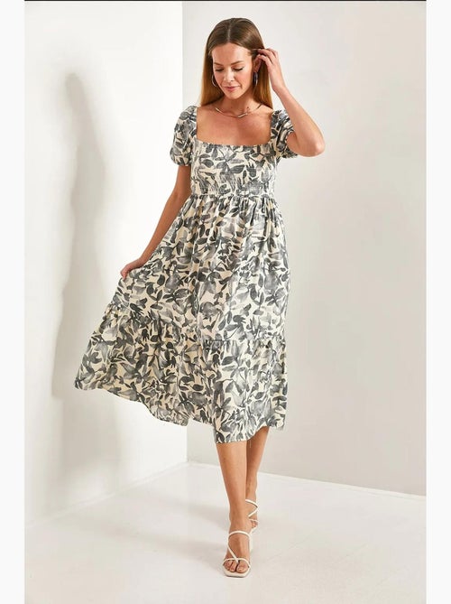 Vestido acampanado con escote cuadrado y fruncido lucci - Kiabi