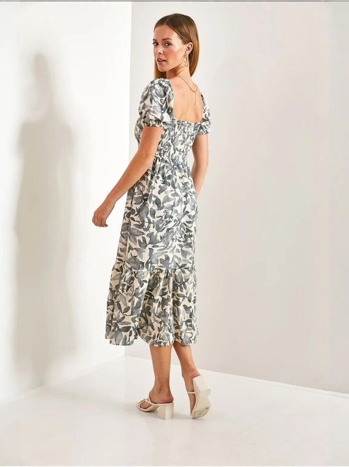 Vestido acampanado con escote cuadrado y fruncido lucci - Kiabi