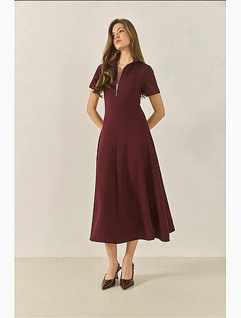 Vestido acampanado de manga corta con cintura ajustada y cremallera frontal de bianco lucci