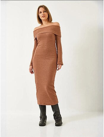 Vestido acanalado con mangas acampanadas y cuello madonna lucci