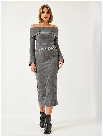 Vestido acanalado con mangas acampanadas y cuello madonna lucci