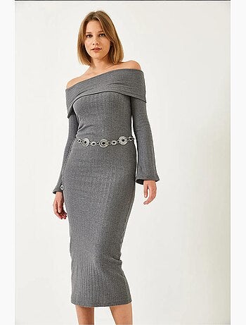 Vestido acanalado con mangas acampanadas y cuello madonna lucci