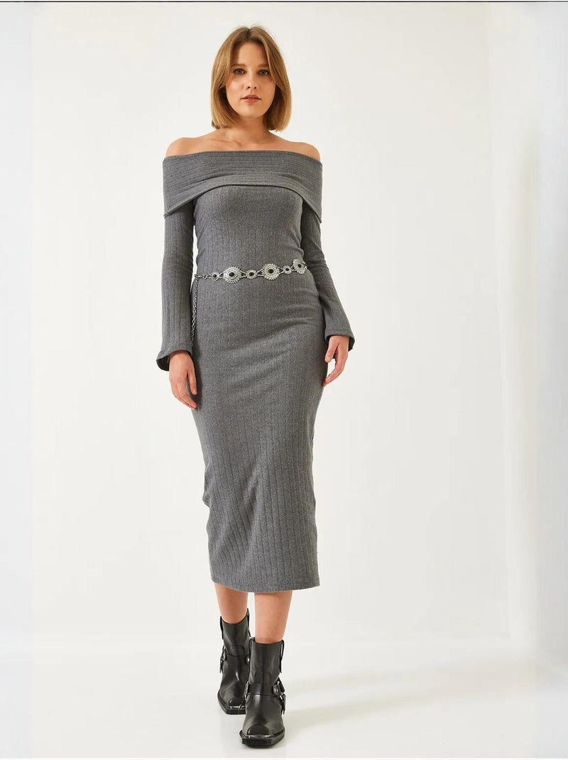 Vestido acanalado con mangas acampanadas y cuello madonna lucci Gris oscuro - Kiabi