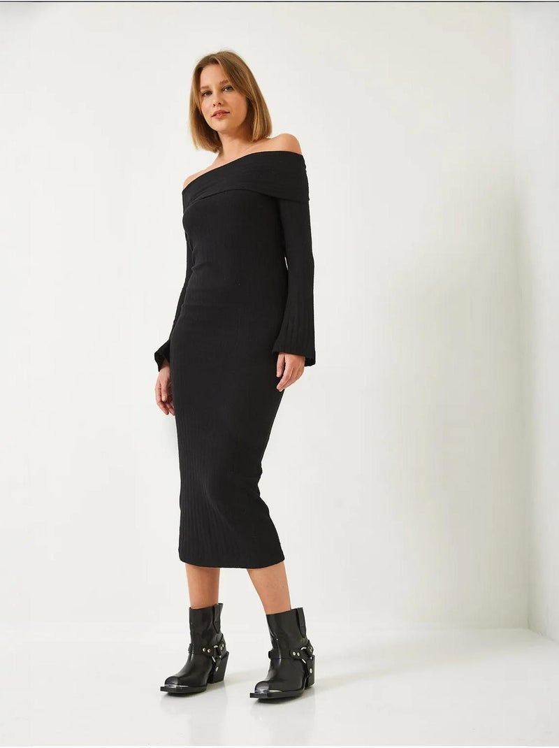 Vestido acanalado con mangas acampanadas y cuello madonna lucci Negro - Kiabi