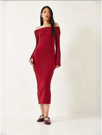 Vestido acanalado con mangas acampanadas y cuello madonna lucci