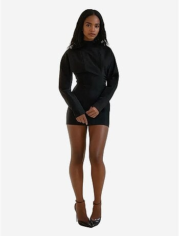 Vestido ajustado plisado con mangas de murciélago
