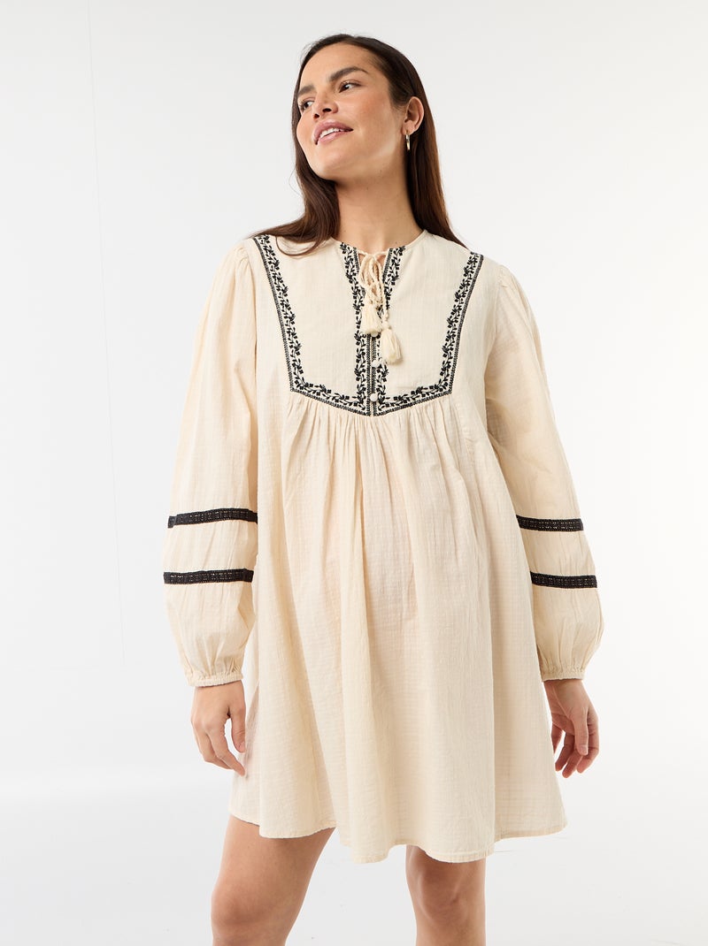 Vestido amplio de maternidad con bordados Blanco - Kiabi