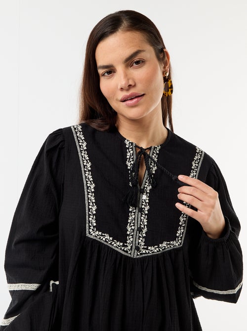 Vestido amplio de maternidad con bordados - Kiabi