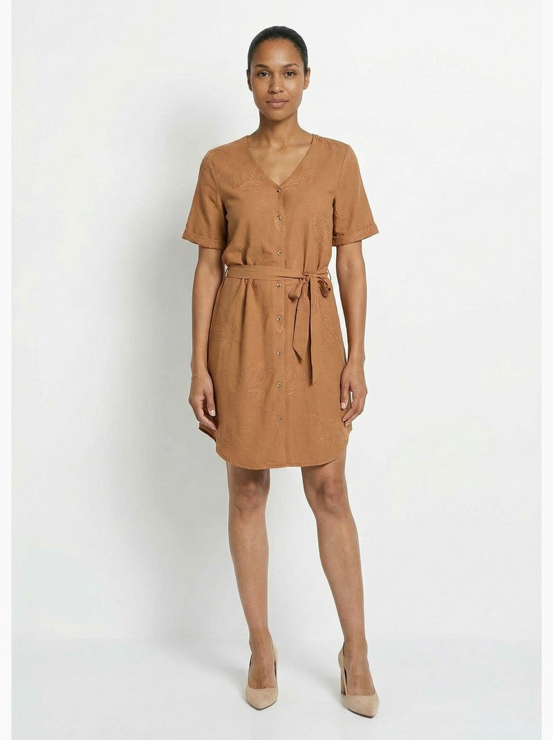 Vestido camisero con escote en pico, bordado con follaje. - Afibel Camel - Kiabi