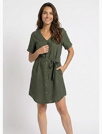 Vestido camisero con escote en pico, bordado con follaje. - Afibel