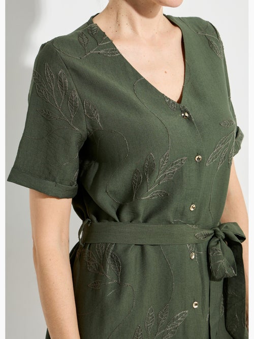 Vestido camisero con escote en pico, bordado con follaje. - Afibel - Kiabi