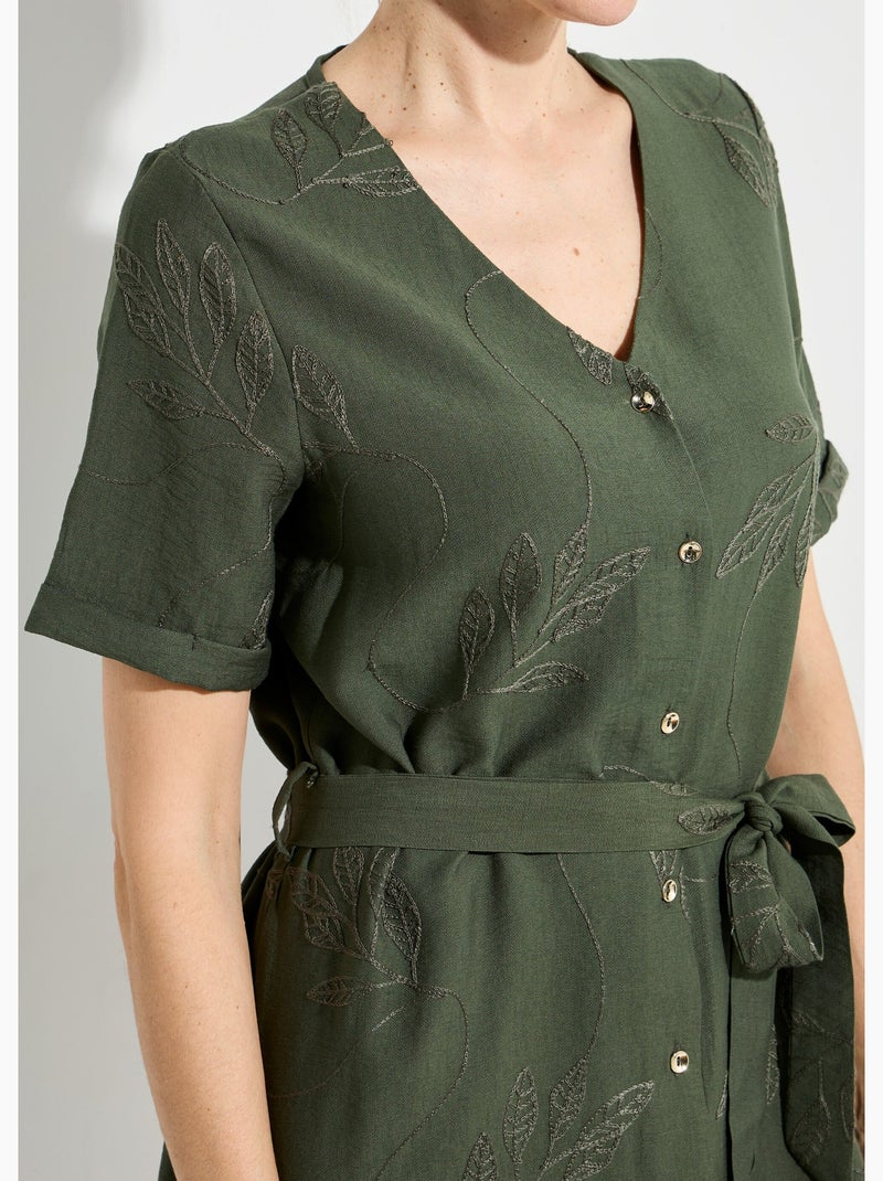 Vestido camisero con escote en pico, bordado con follaje. - Afibel Caqui - Kiabi