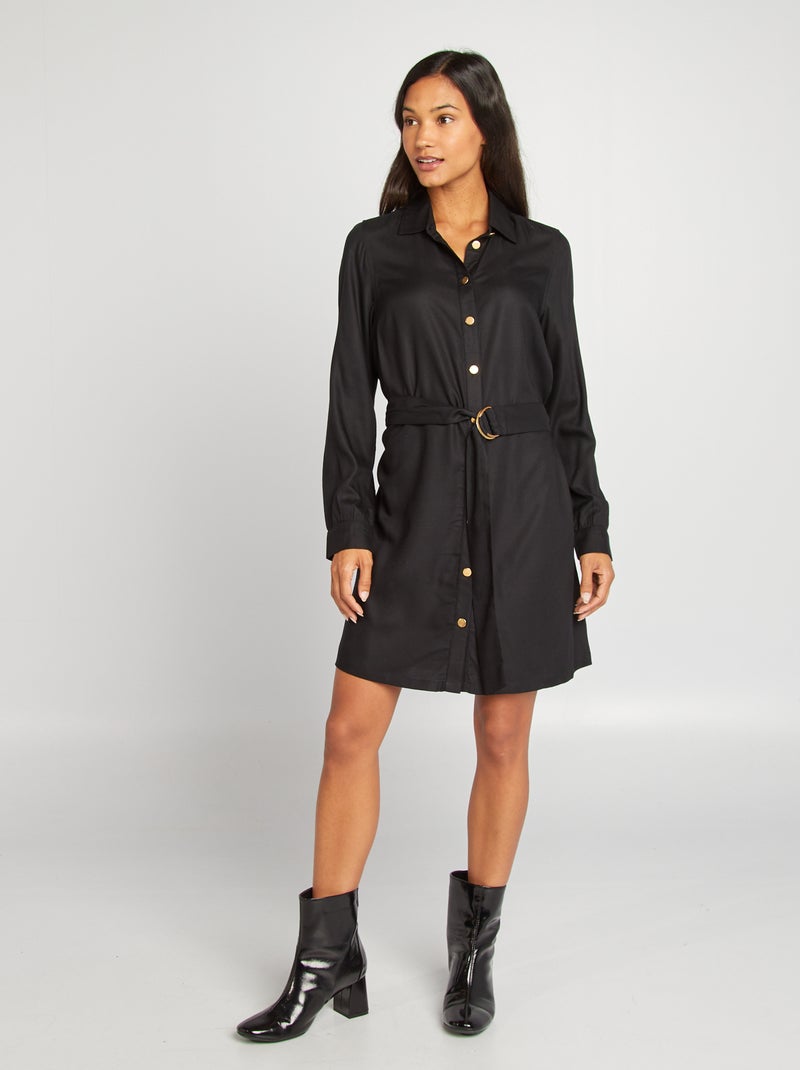 Vestido camisero corto con cinturón negro - Kiabi