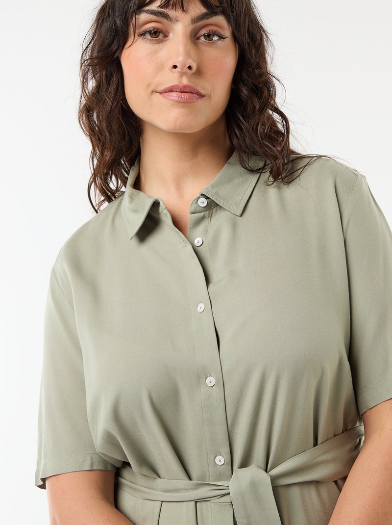 Vestido camisero de manga corta con cinturón Verde - Kiabi