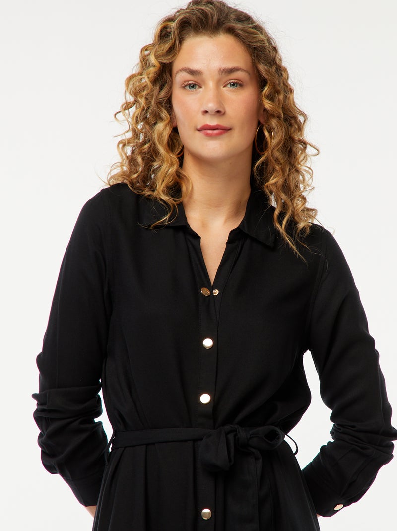 Vestido camisero largo estampado con cinturón negro - Kiabi