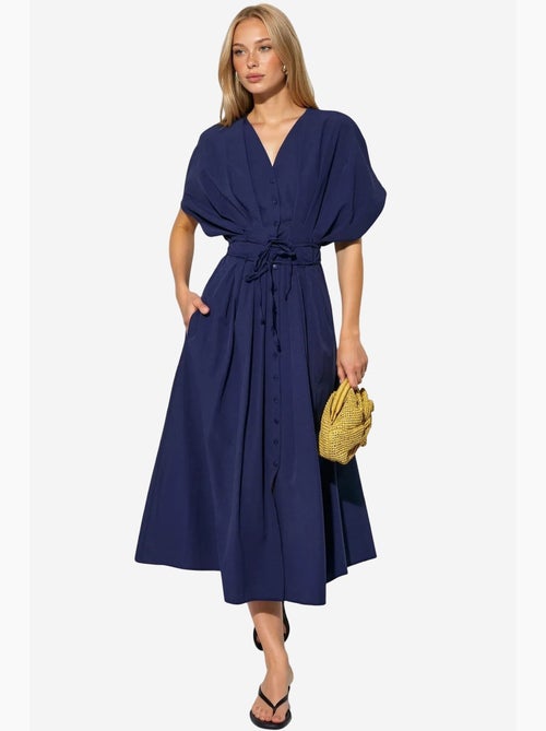 Vestido camisero midi casual con cuello en v busem - Kiabi Vestido camisero midi casual con cuello en v busem - Kiabi