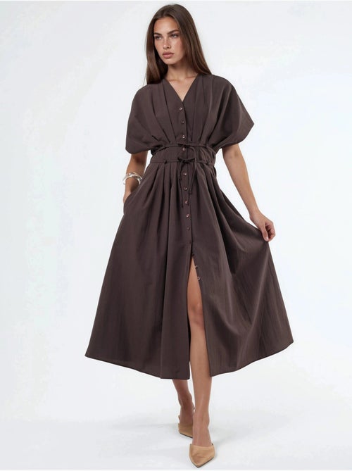 Vestido camisero midi casual con cuello en v busem - Kiabi Vestido camisero midi casual con cuello en v busem - Kiabi