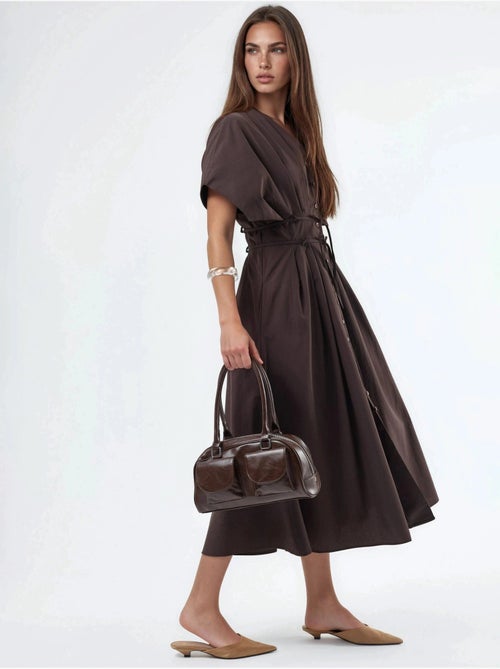 Vestido camisero midi casual con cuello en v busem - Kiabi Vestido camisero midi casual con cuello en v busem - Kiabi
