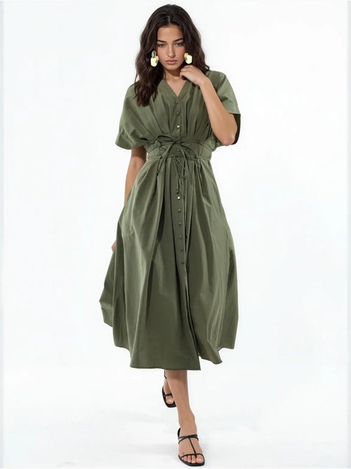 Vestido camisero midi casual con cuello en v busem - Kiabi Vestido camisero midi casual con cuello en v busem - Kiabi