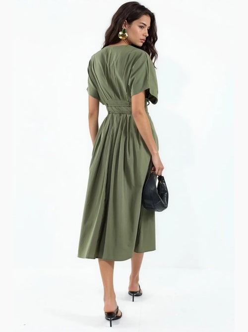 Vestido camisero midi casual con cuello en v busem - Kiabi Vestido camisero midi casual con cuello en v busem - Kiabi
