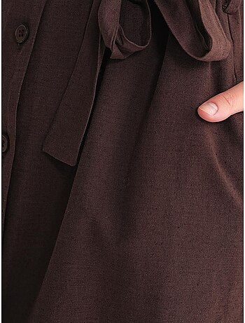 Vestido camisero midi con cierre de lazo y detalles de accesorios mixray