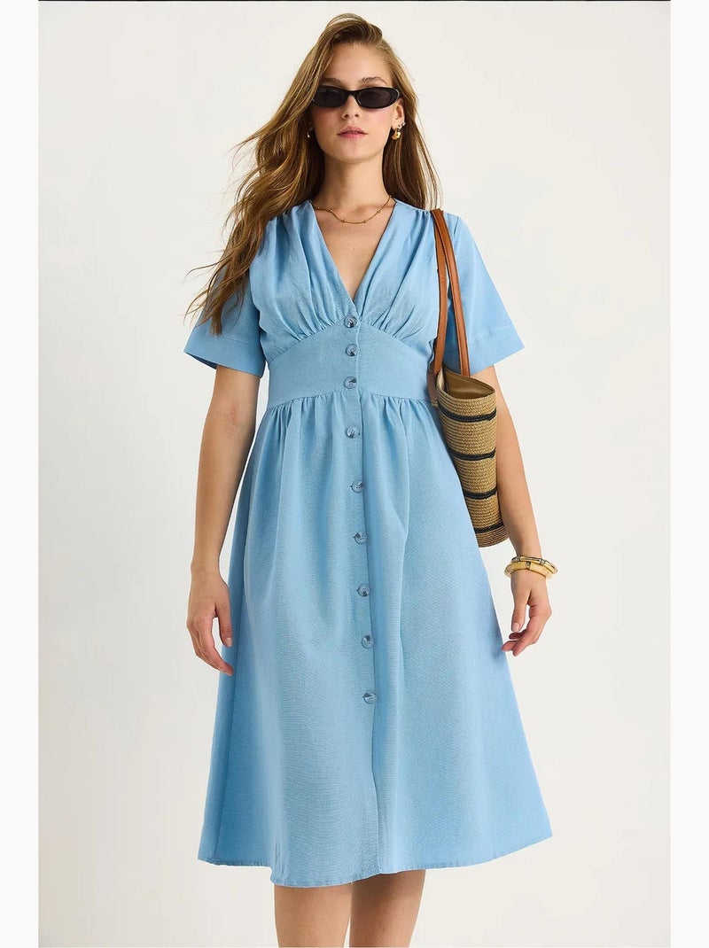 Vestido camisero midi con cuello en v y botones lucci Azul cielo - Kiabi