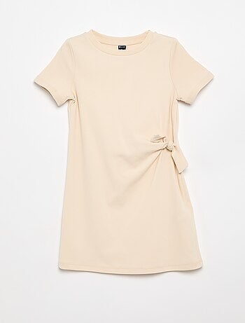 Vestido camiseta con nudo lateral