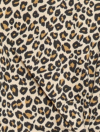 Vestido camiseta midi con nudo decorativo delantero