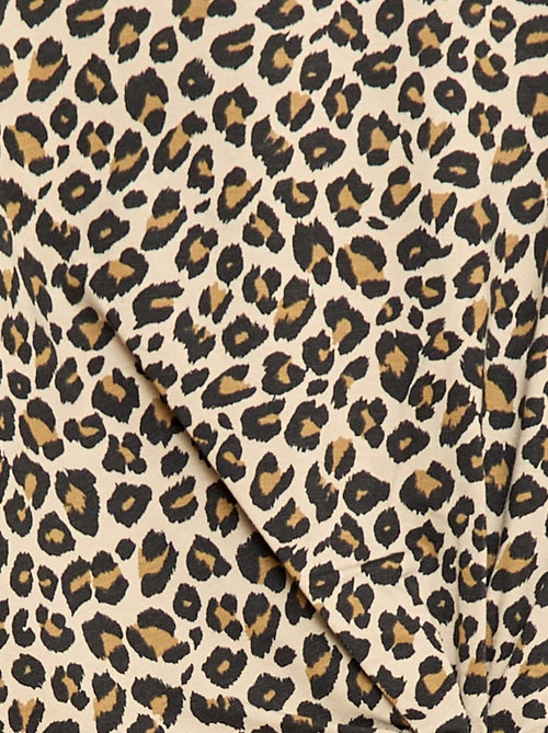 Vestido camiseta midi con nudo decorativo delantero - Kiabi