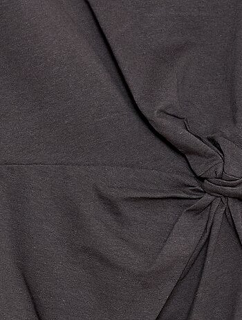 Vestido camiseta midi con nudo decorativo delantero