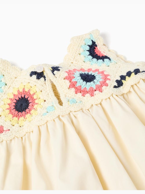 Vestido combinado con flores de crochet - Kiabi
