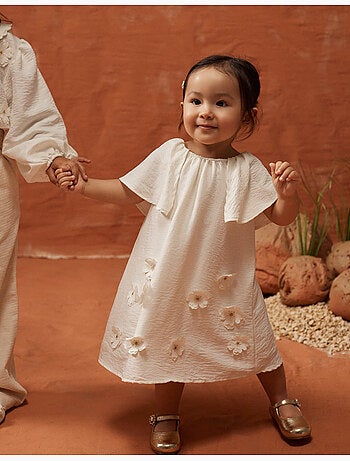 Vestido con aplique floral + cubrepañal