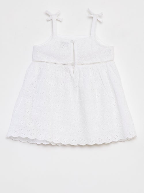 Vestido con bordado inglés y tirantes finos - Kiabi
