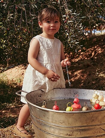 Vestido con bordados de flores