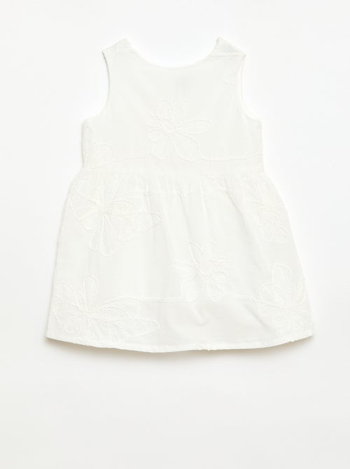 Vestido con bordados de flores - Kiabi