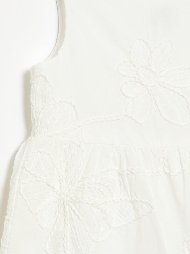 Vestido con bordados de flores Blanco - Kiabi