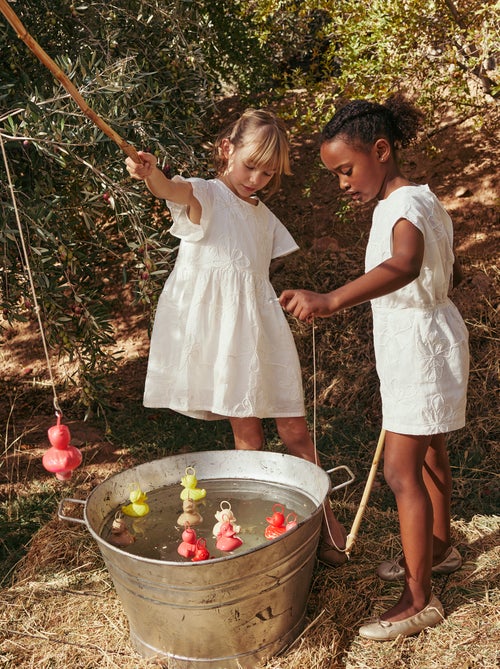 Vestido con bordados de flores fantasía - Kiabi