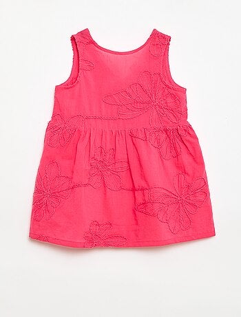 Vestido con bordados de flores