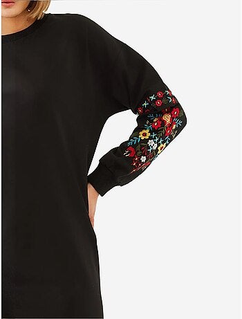 Vestido con detalles bordados lucci