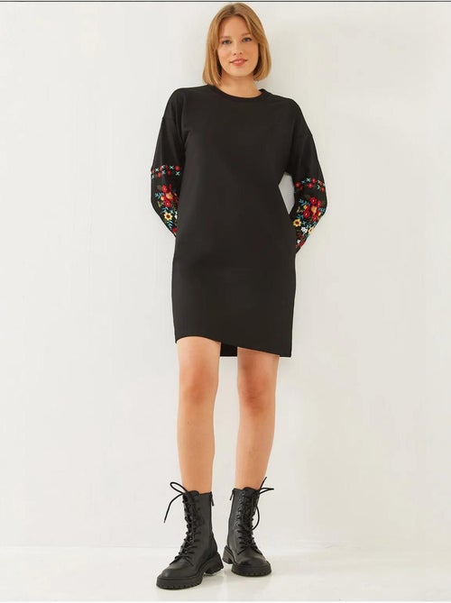 Vestido con detalles bordados lucci - Kiabi