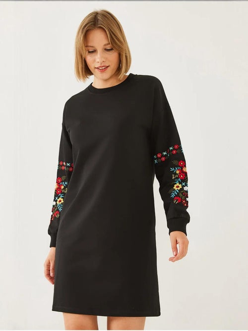 Vestido con detalles bordados lucci - Kiabi