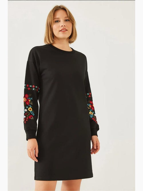 Vestido con detalles bordados lucci - Kiabi