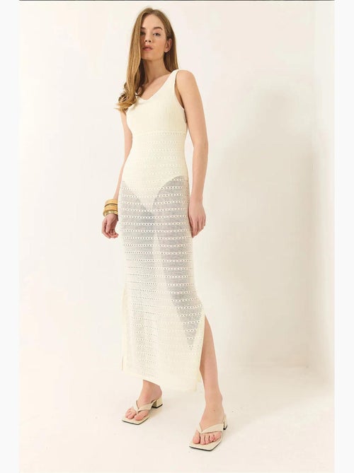 Vestido con escote en v, detalle de abertura y calado lucci - Kiabi