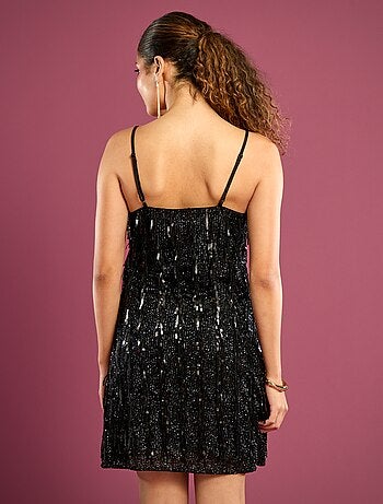 Vestido con flecos y lentejuelas