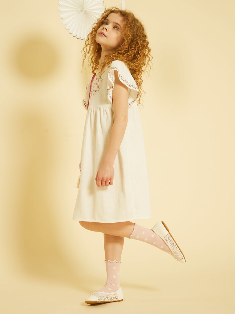 Vestido con flores bordadas Blanco - Kiabi