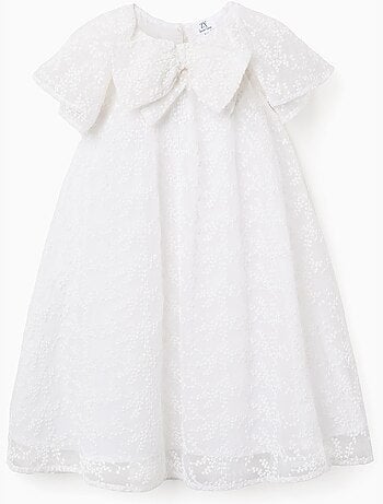 Vestido con lazo y mangas estilo capa